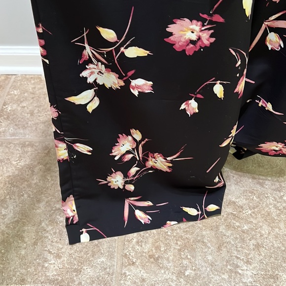 Floral Jumpsuit. - Picture 5 of 5